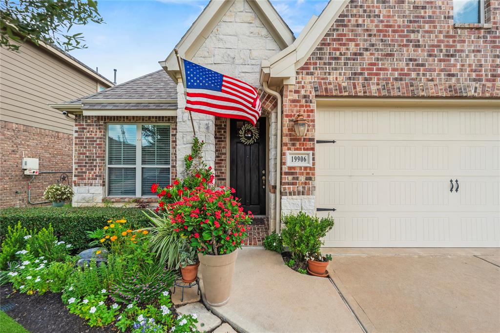 19906 Rojo Rock Lane