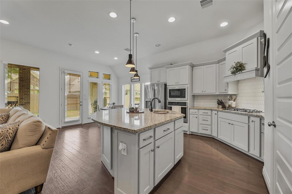 23638 Sage Villa Drive, New Caney, Texas image 14