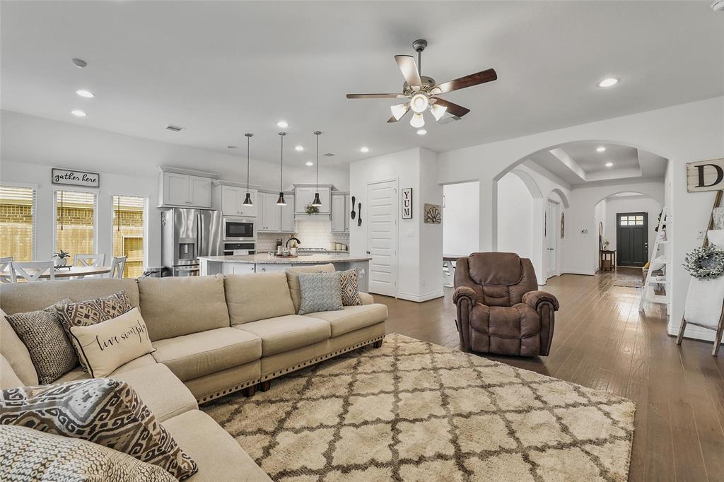 23638 Sage Villa Drive, New Caney, Texas image 9