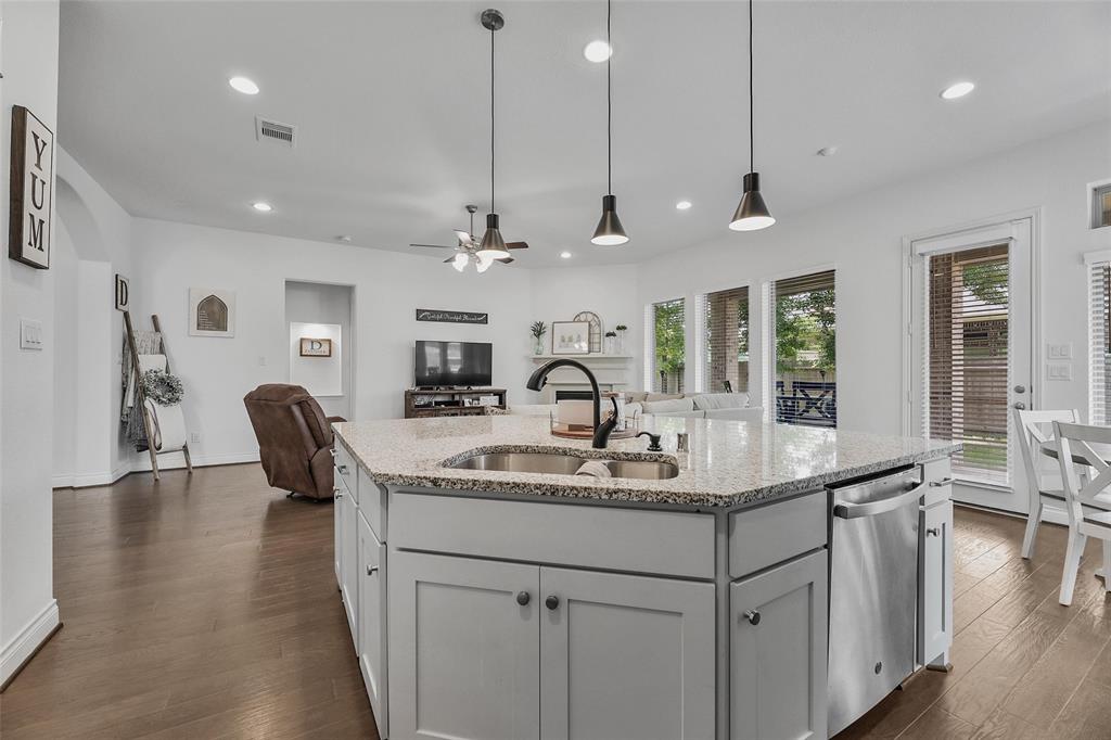 23638 Sage Villa Drive, New Caney, Texas image 13
