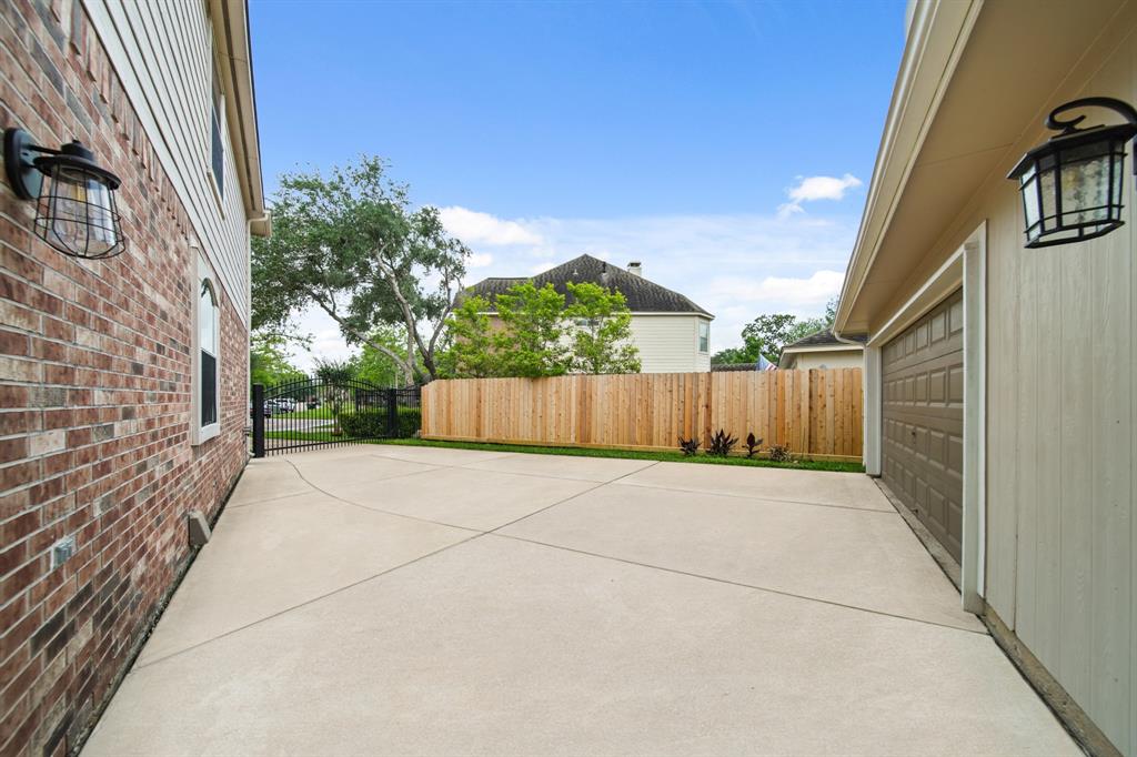 9602 Randon Lane, Missouri City, Texas image 38