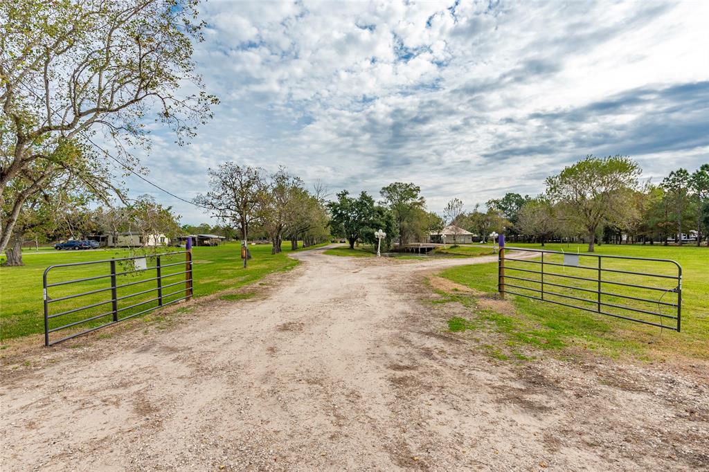 1625 County Road 284, Alvin, Texas image 8
