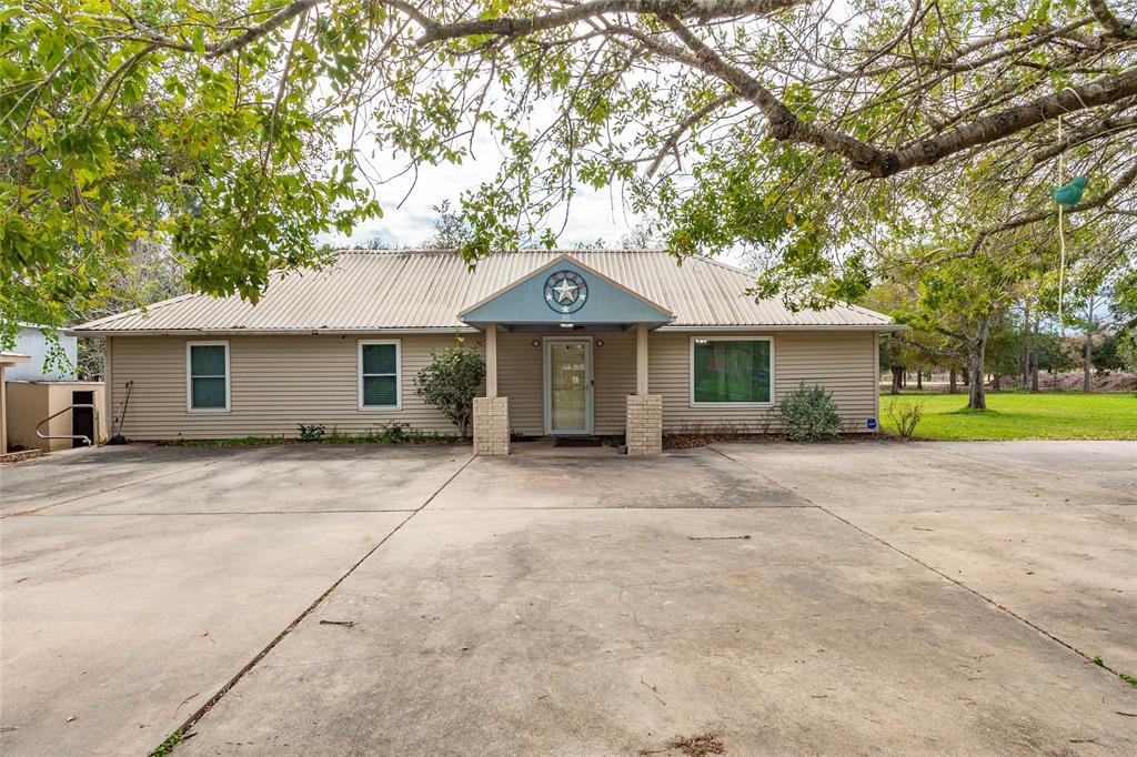1625 County Road 284, Alvin, Texas image 4