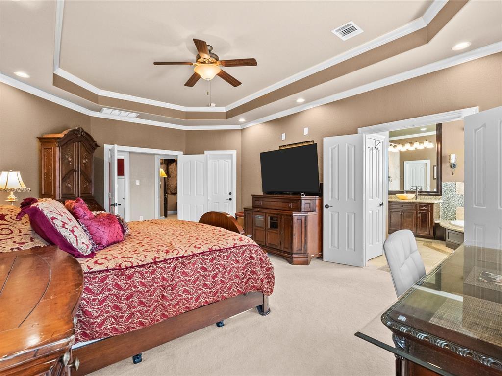 114 Lago Circle Drive, Santa Fe, Texas image 16