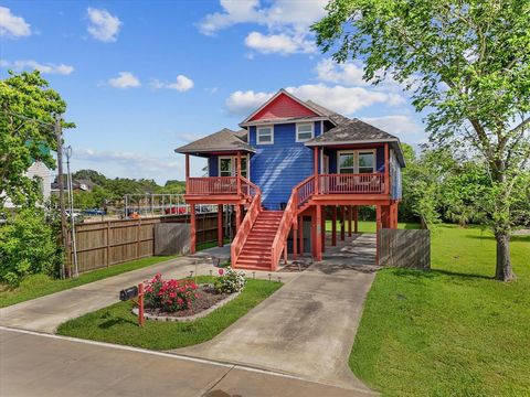 223 W 5th Street Kemah TX 77565