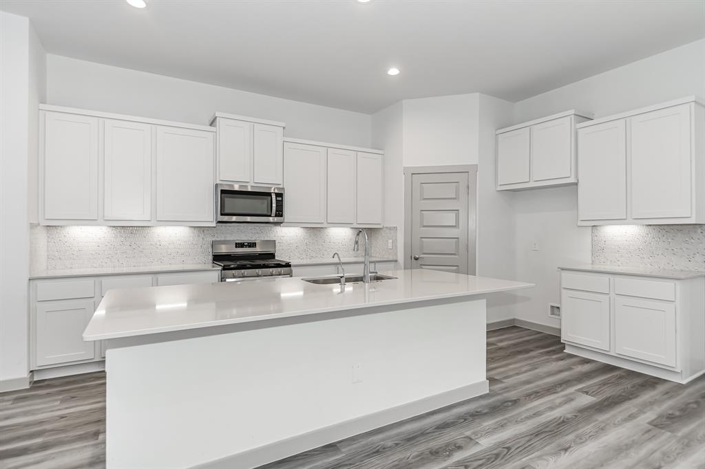 904 Big Bend Drive, League City, Texas image 2
