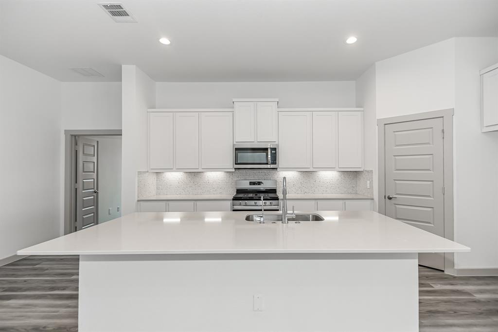 904 Big Bend Drive, League City, Texas image 3