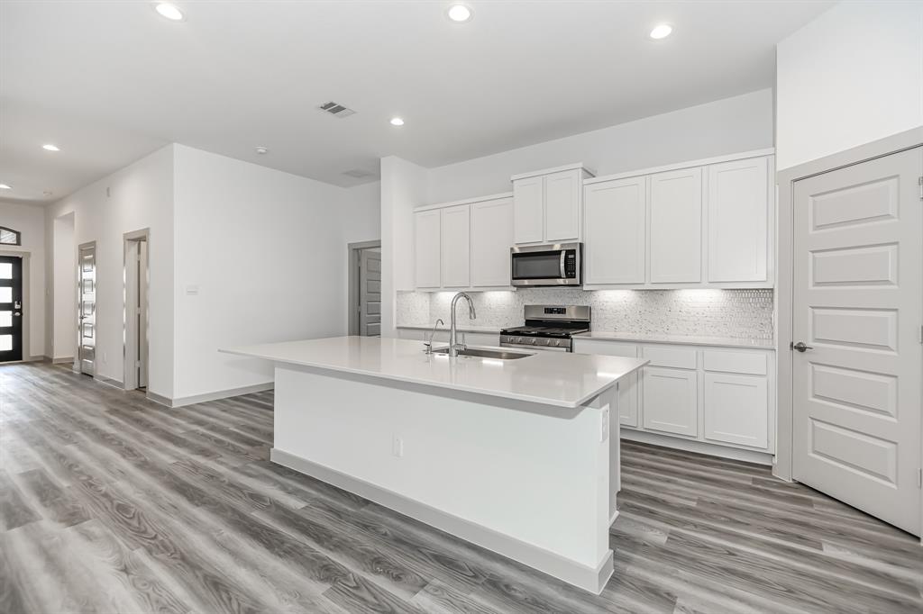 904 Big Bend Drive, League City, Texas image 4