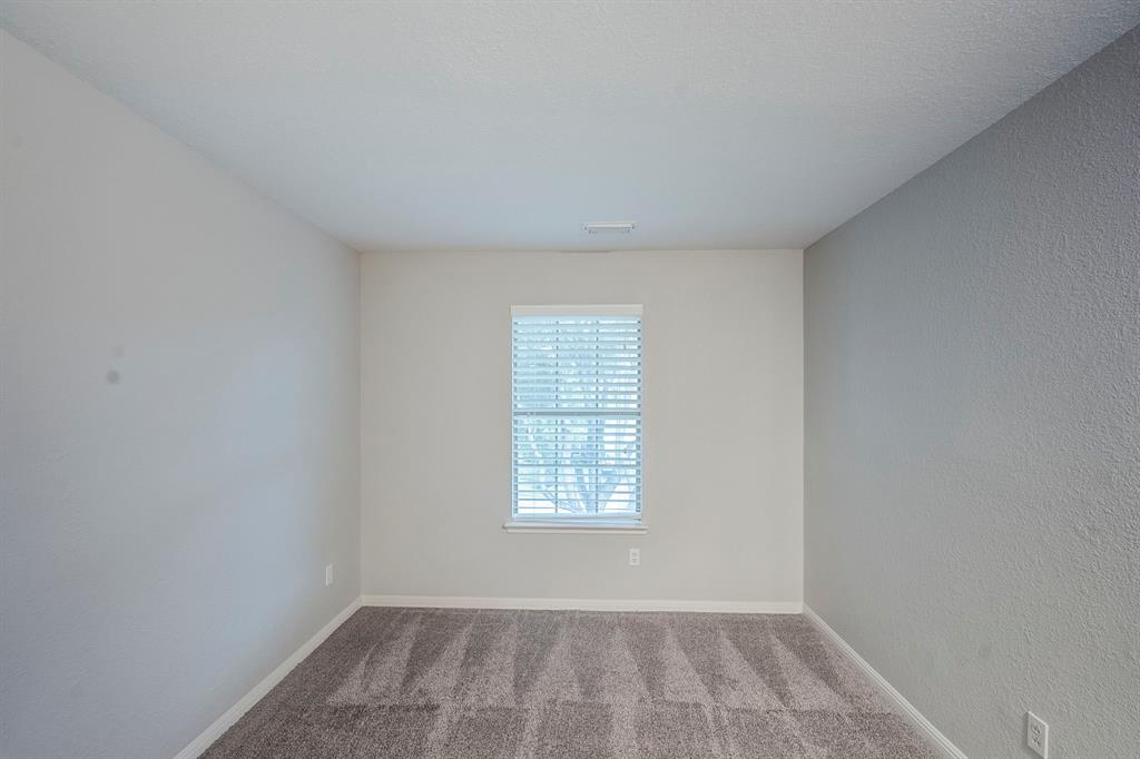21106 Scenic Bluff Lane, Humble, Texas image 31