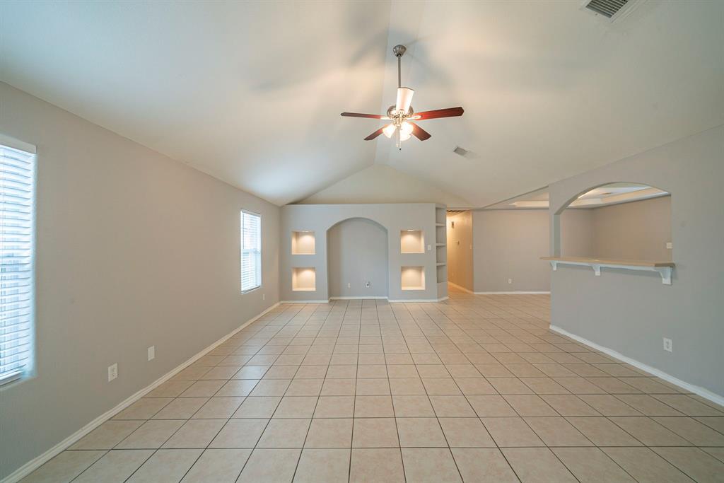 6230 Cottage Pines Drive, Katy, Texas image 3