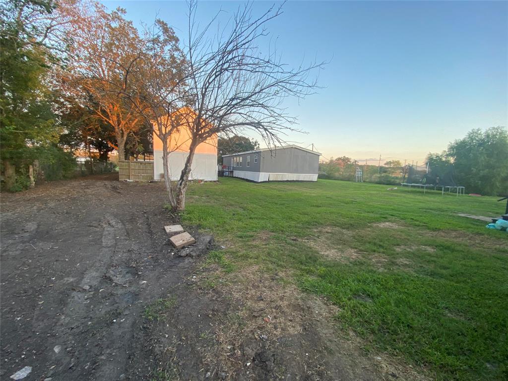 861 County Road 947, Alvin, Texas image 9