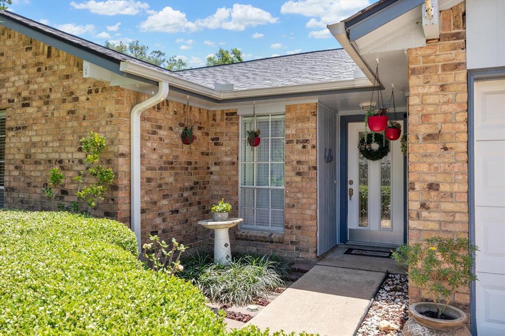 1926 Meadow Creek Drive Dr, Pearland, Texas image 4