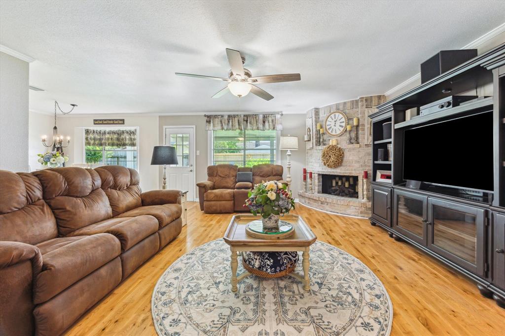 1926 Meadow Creek Drive Dr, Pearland, Texas image 8