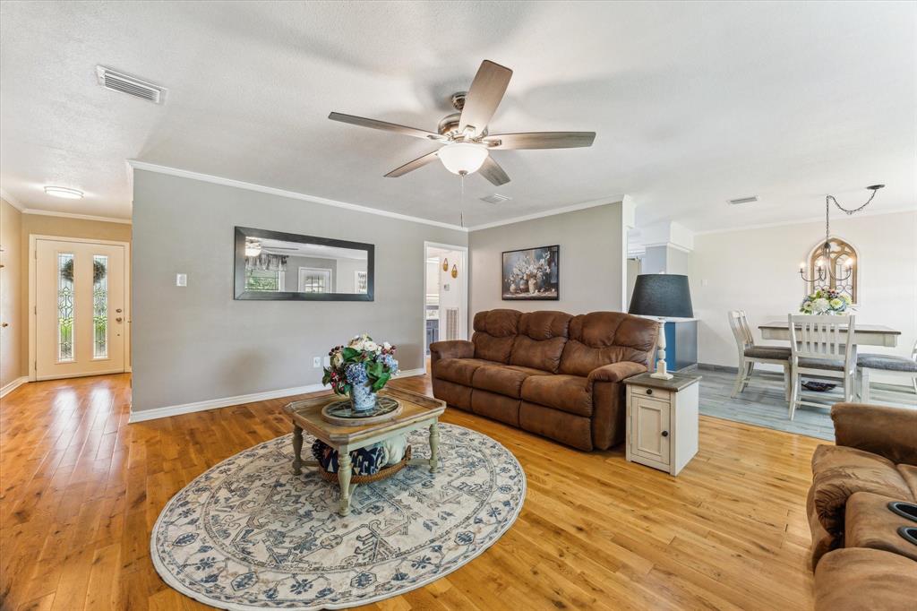 1926 Meadow Creek Drive Dr, Pearland, Texas image 5