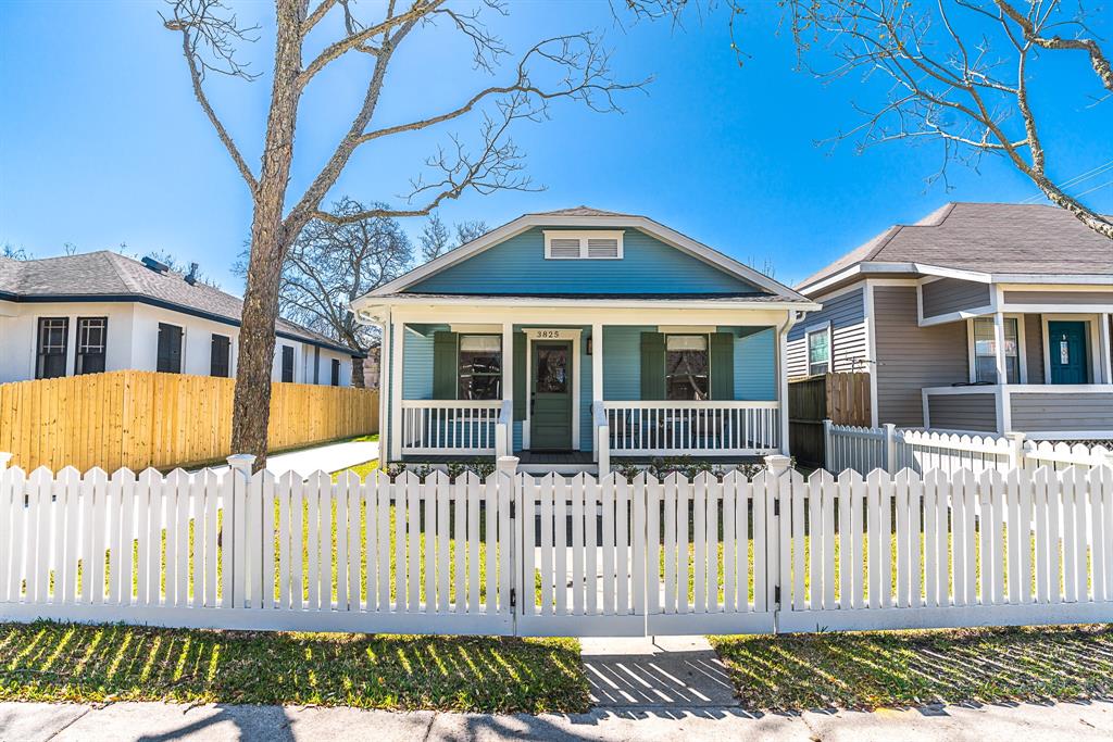 3825 Avenue N 1/2, Galveston, Texas image 2