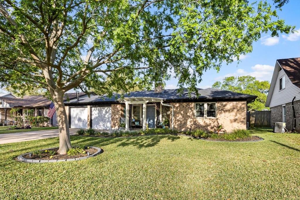 218 Pecan Drive, League City, Texas image 5