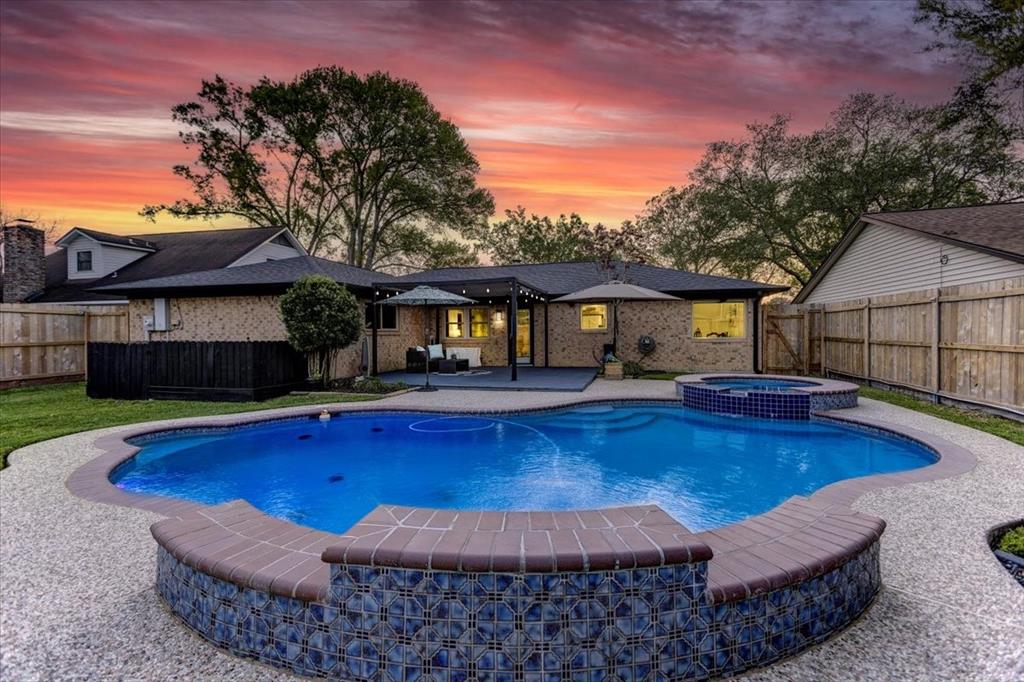 218 Pecan Drive, League City, Texas image 3