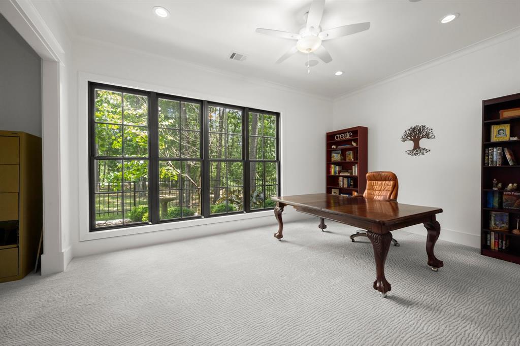 129 Stagecoach Circle, Huntsville, Texas image 18