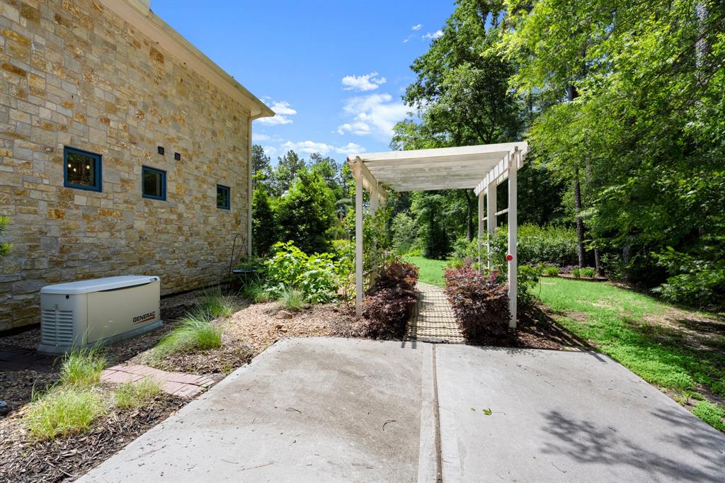 129 Stagecoach Circle, Huntsville, Texas image 38