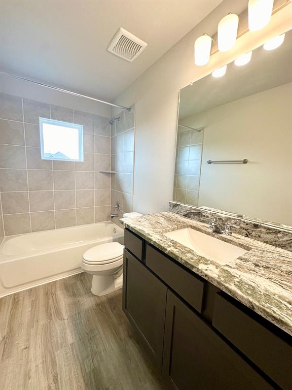 5041 Marcasca Drive, Katy, Texas image 12