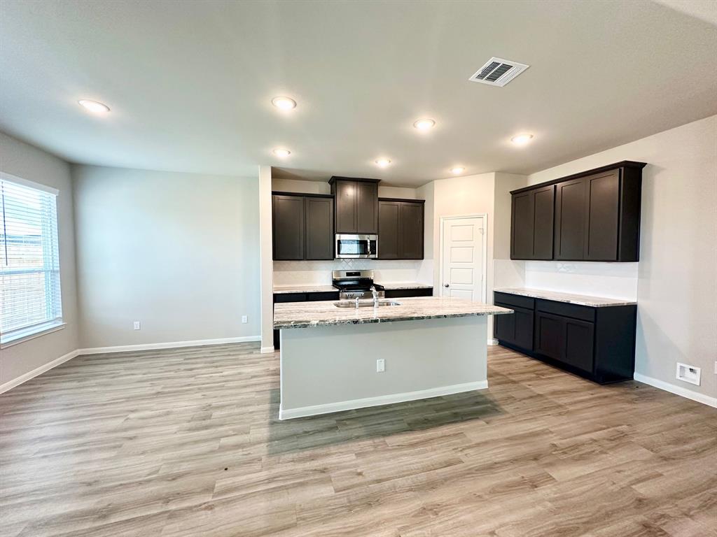 5041 Marcasca Drive, Katy, Texas image 5