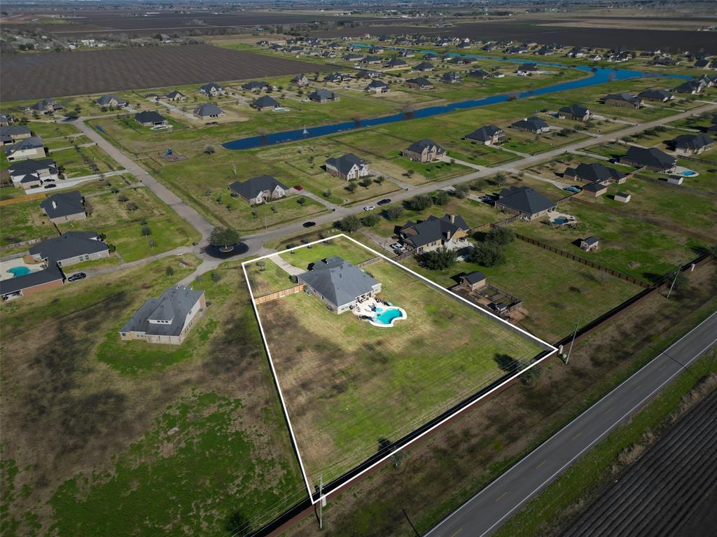 7402 Tejas Lakes Trail, Needville, Texas image 48