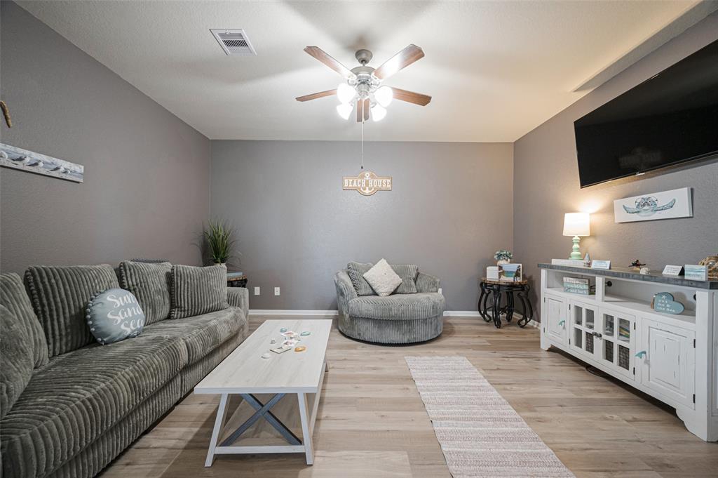 7402 Tejas Lakes Trail, Needville, Texas image 7