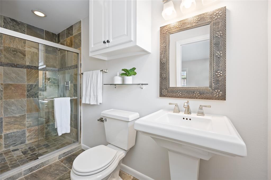 631 Azaleadell Drive, Houston, Texas image 13