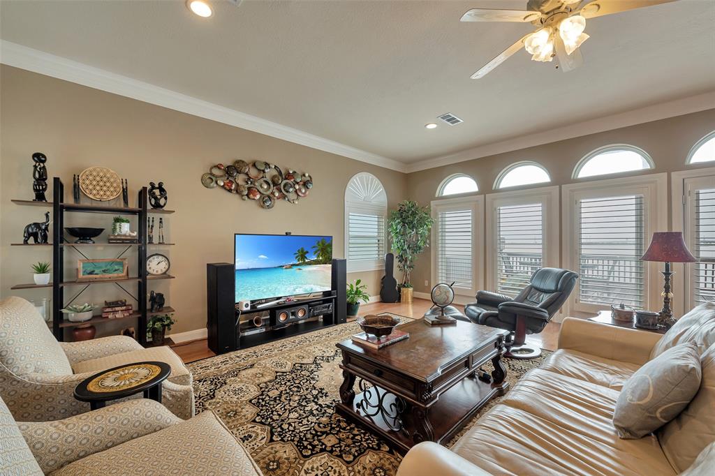 1306 Outrigger