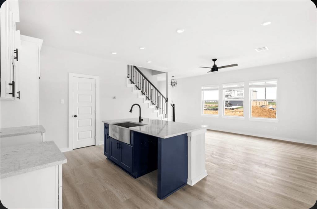 1039 Manteca Drive, Rosharon, Texas image 3