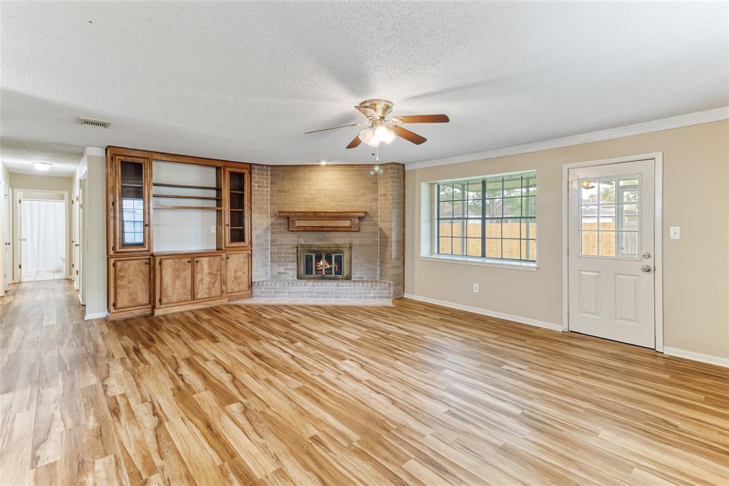 111 Mesquite Street, Lake Jackson, Texas image 5