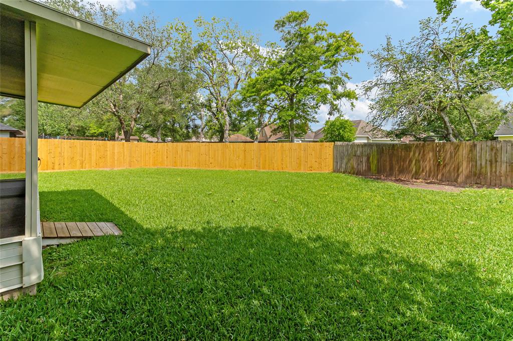 111 Mesquite Street, Lake Jackson, Texas image 26
