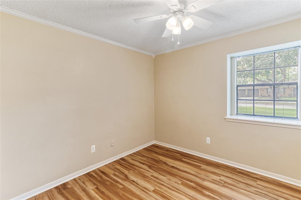111 Mesquite Street, Lake Jackson, Texas image 18