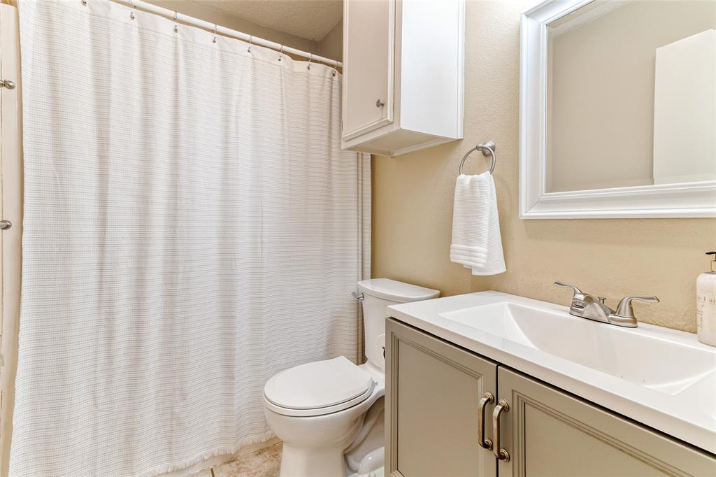 111 Mesquite Street, Lake Jackson, Texas image 22