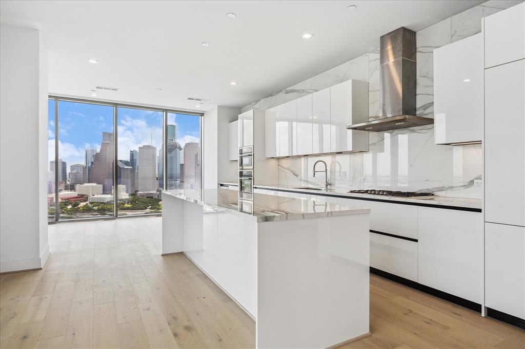 1711 Allen Parkway 2806