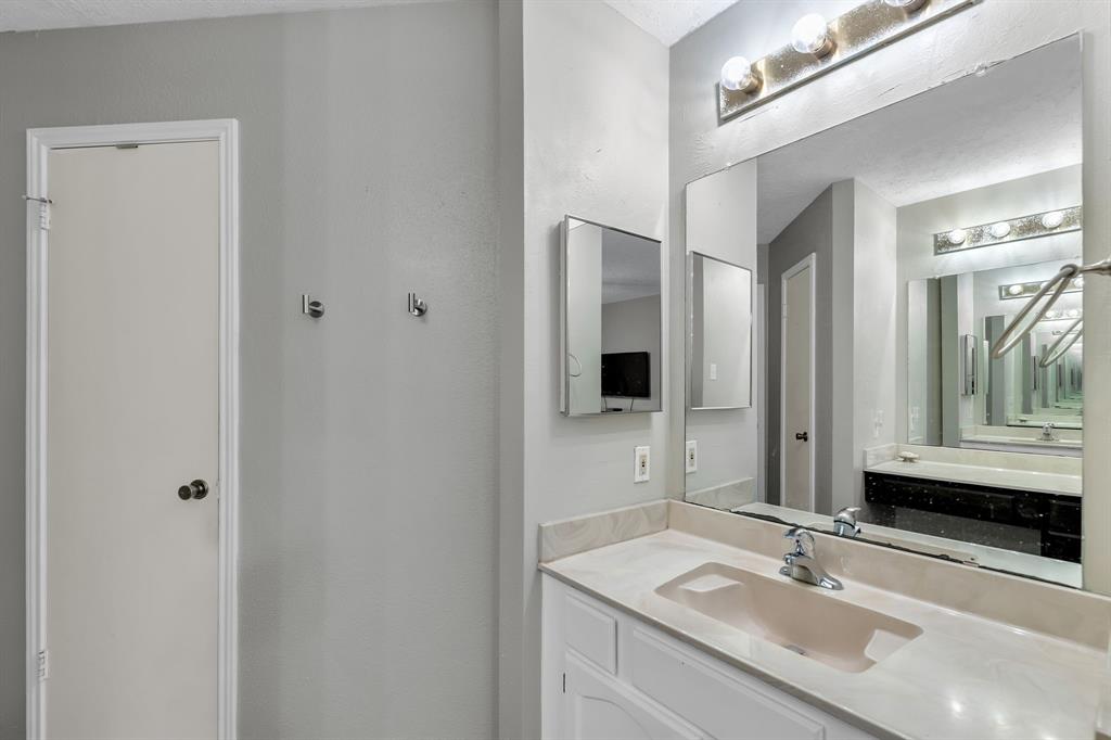 6826 Bullinger Drive, Spring, Texas image 20