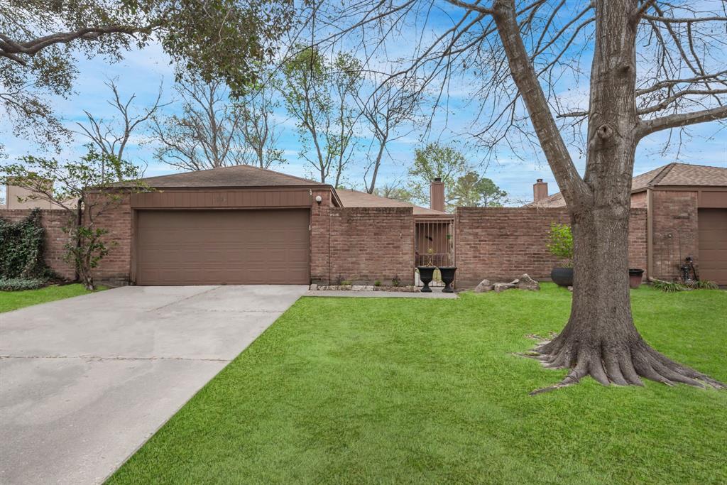 6826 Bullinger Drive, Spring, Texas image 1