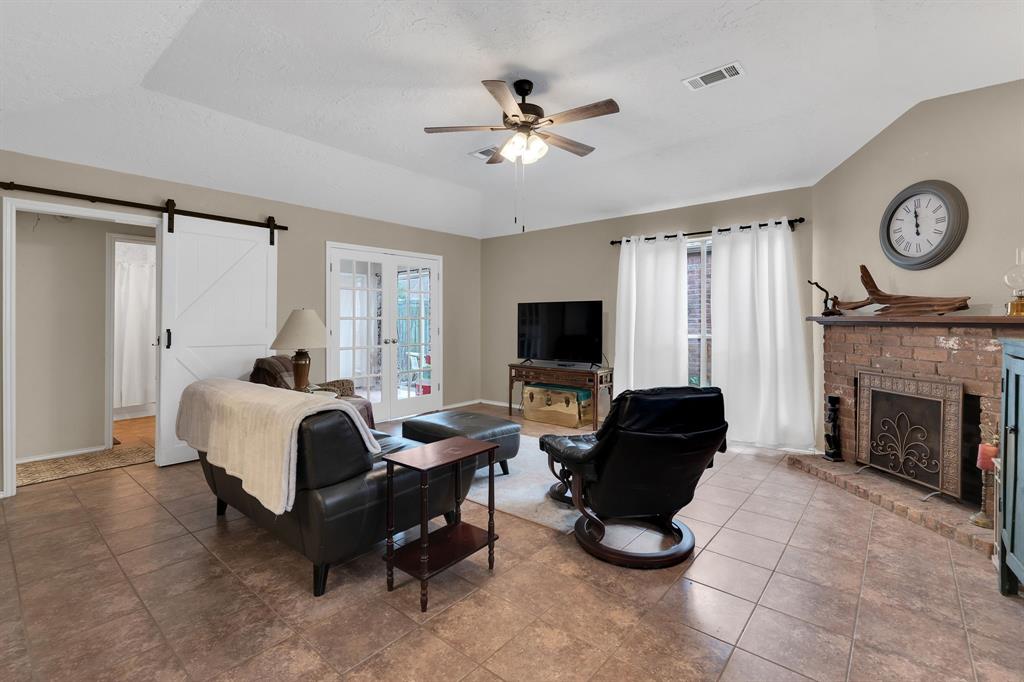 6826 Bullinger Drive, Spring, Texas image 7