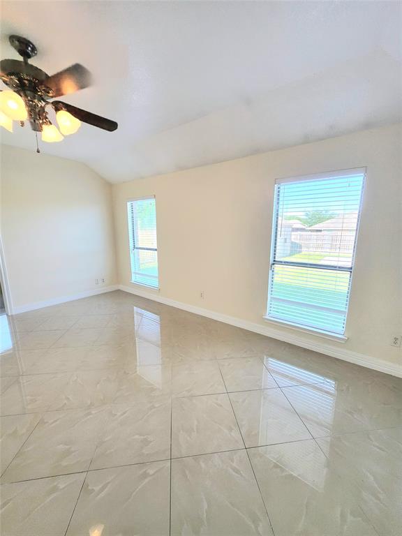 12229 Hunters Knoll Drive, Fort Worth, Texas image 4