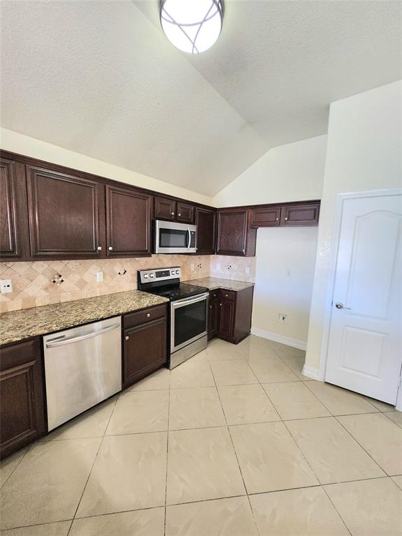12229 Hunters Knoll Drive, Fort Worth, Texas image 9