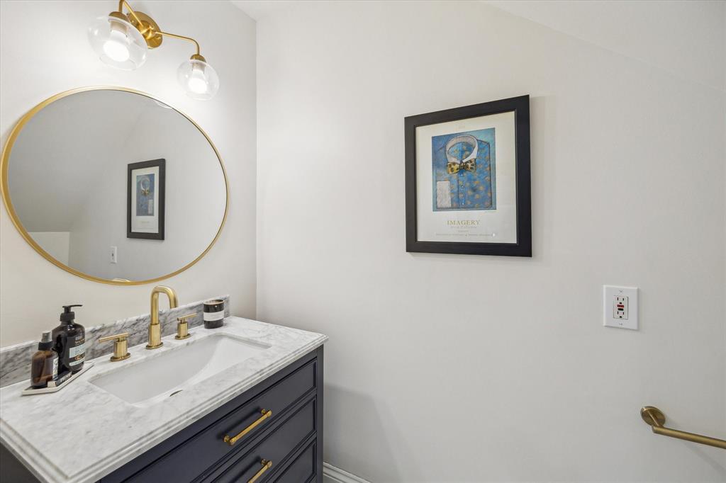 6010 Kirby Drive, Houston, Texas image 15