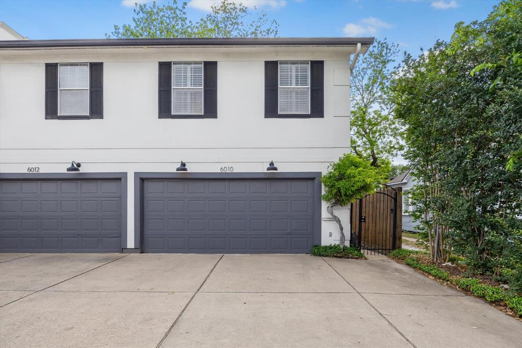 6010 Kirby Drive, Houston, Texas image 1