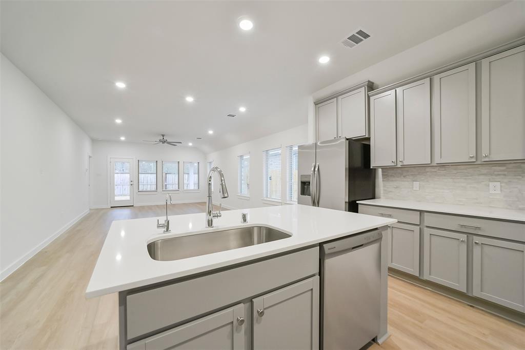 1703 Portia Ln Ln, Conroe, Texas image 7