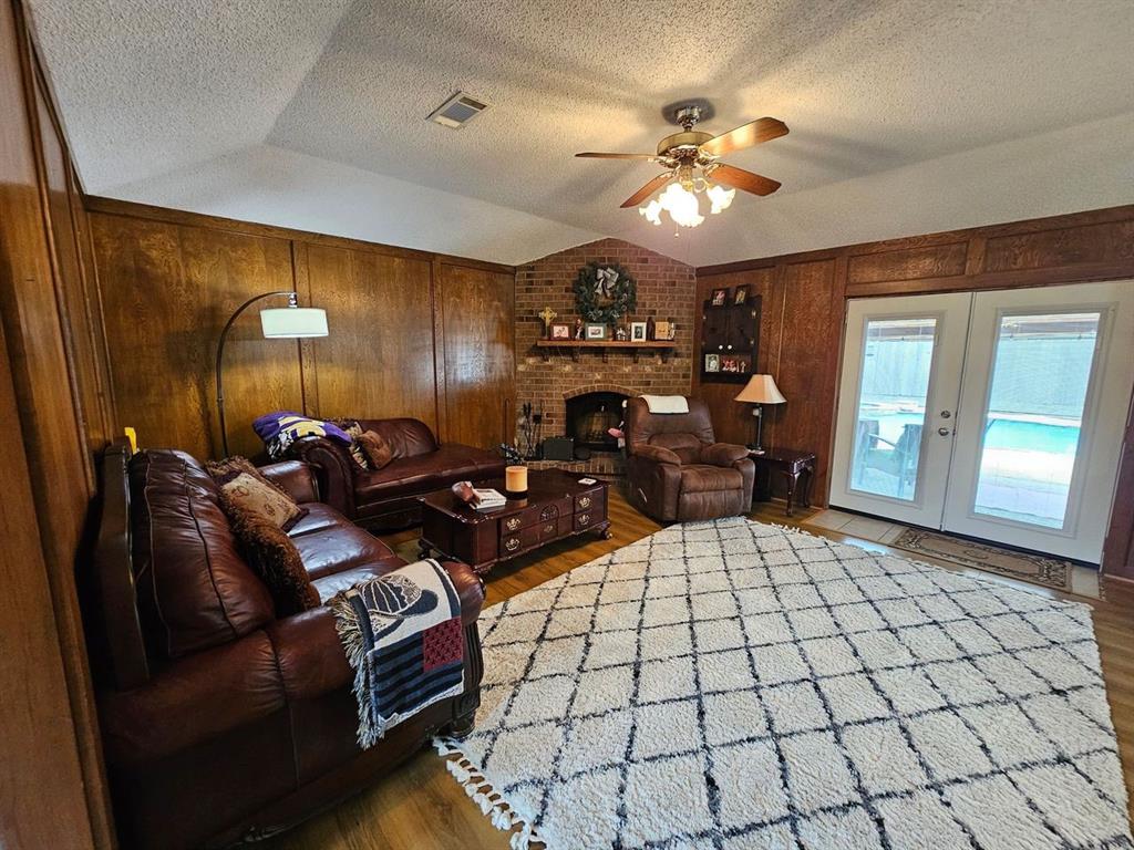 904 S 22nd Street, Nederland, Texas image 2