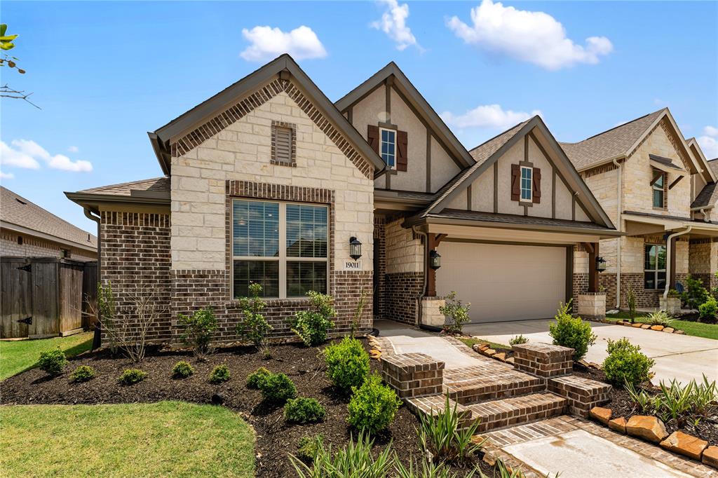 19011 Whistling Duck Drive, Cypress, Texas image 3