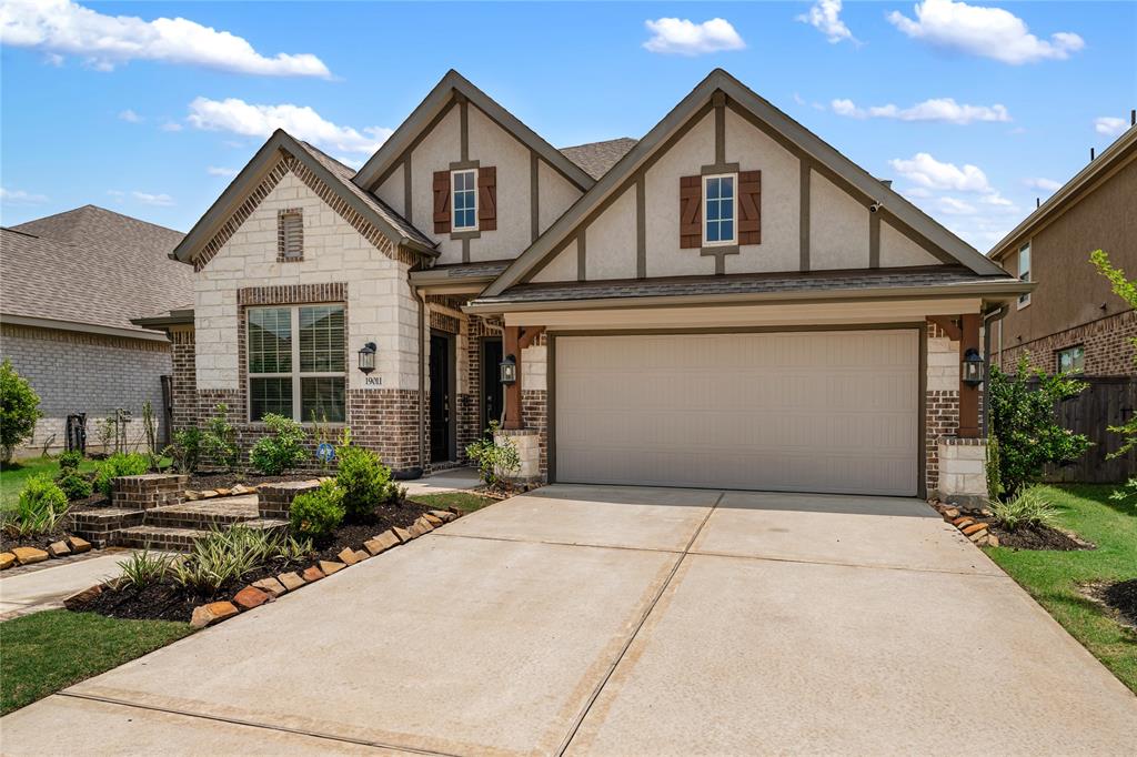 19011 Whistling Duck Drive, Cypress, Texas image 1