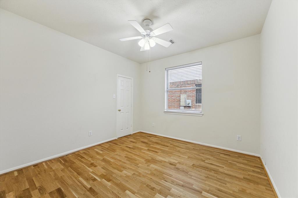 3301 English Oaks Boulevard, Pearland, Texas image 23