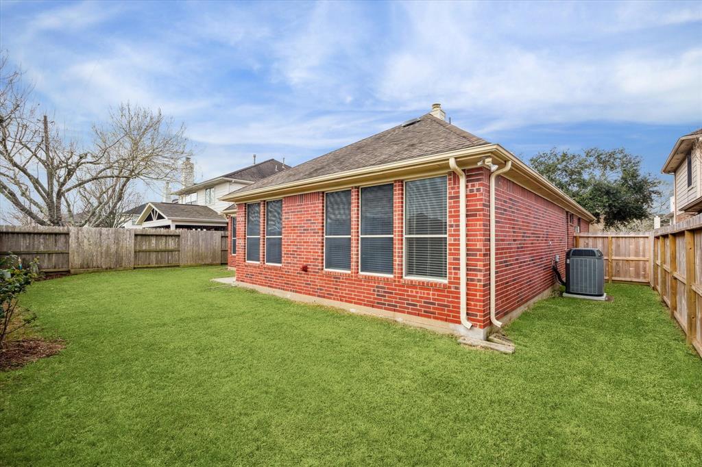 3301 English Oaks Boulevard, Pearland, Texas image 29
