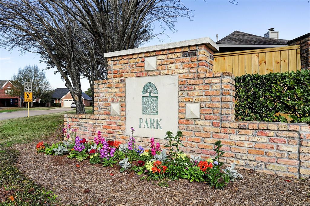 3301 English Oaks Boulevard, Pearland, Texas image 36