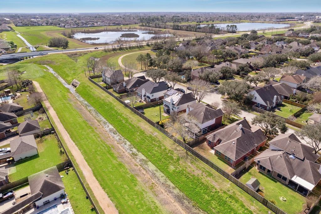 3301 English Oaks Boulevard, Pearland, Texas image 32